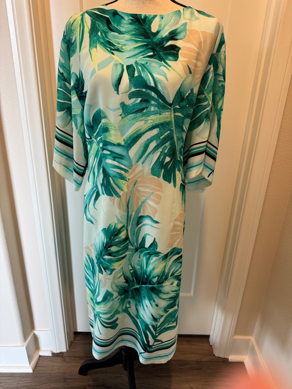 Tropical Green Leaf Shift Dress - Brand: